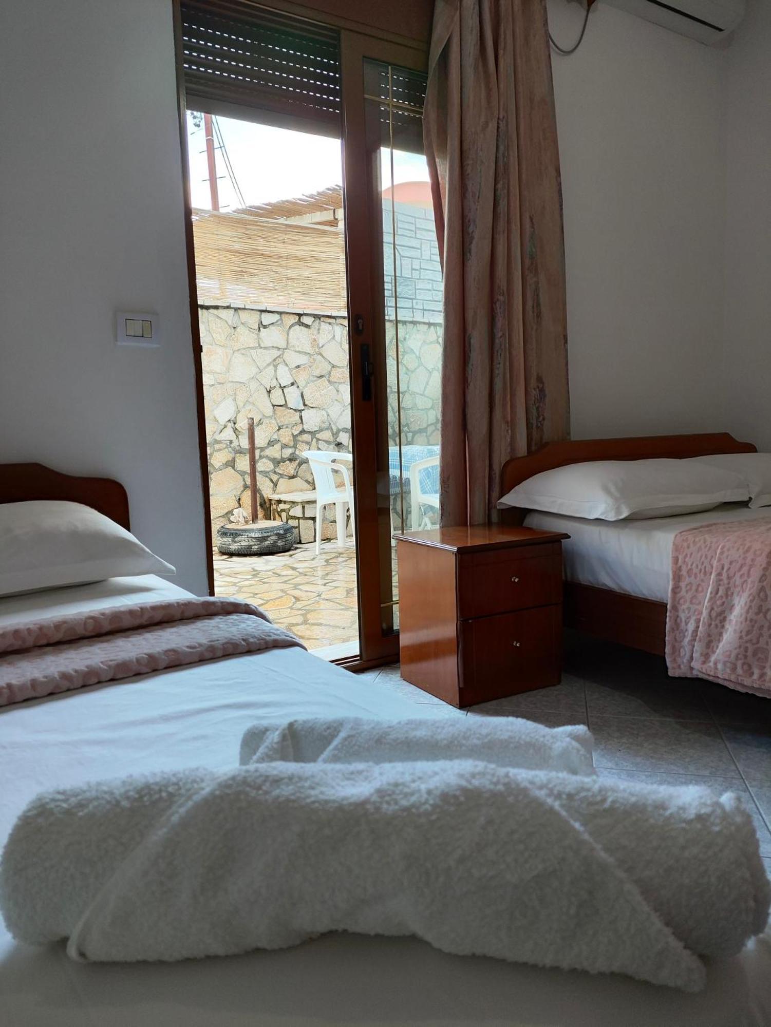 Hola Rooms Ксамил Экстерьер фото