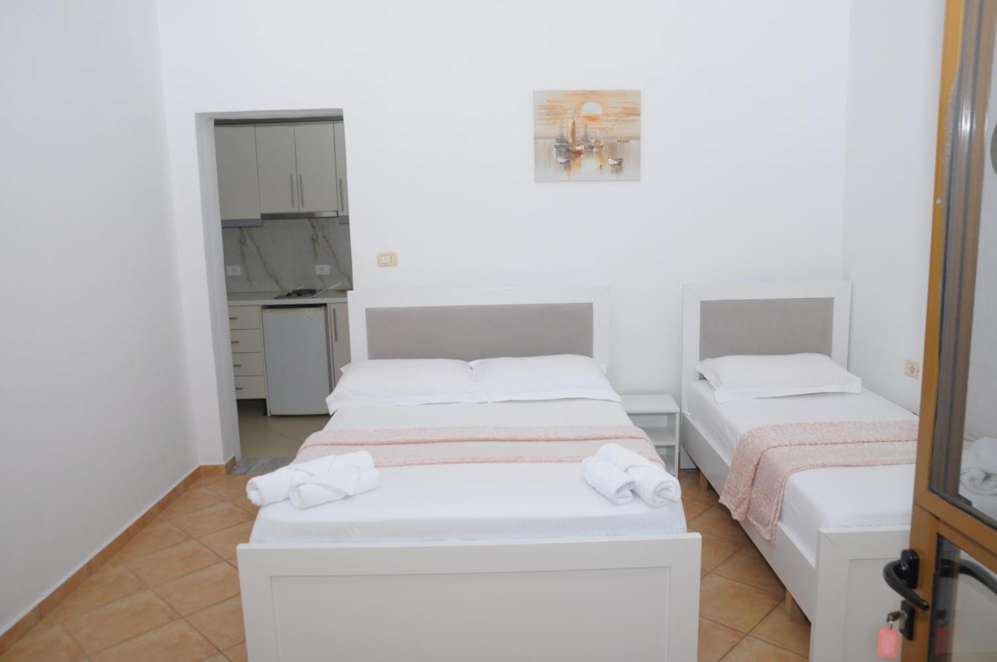 Hola Rooms Ксамил Экстерьер фото