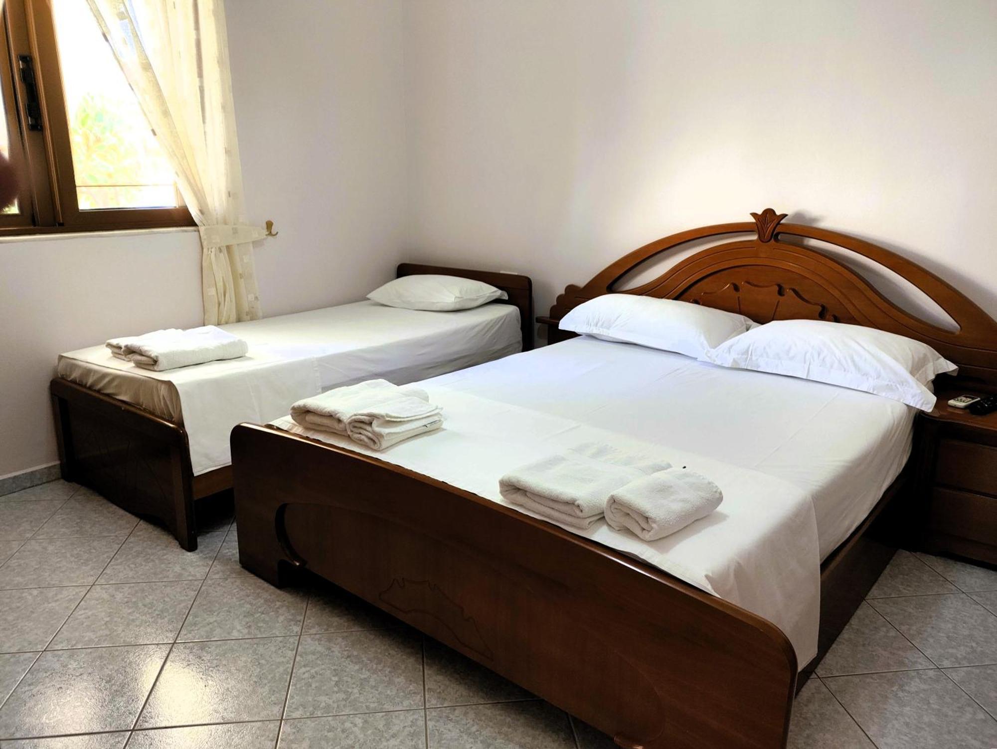 Hola Rooms Ксамил Экстерьер фото